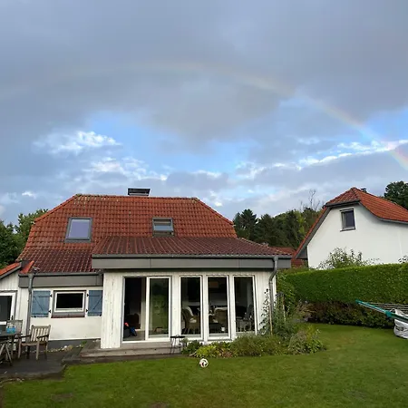 Schleihaus Lorenz Mit Feldblick Boren